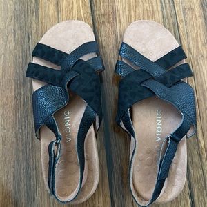 Vionic sandals - never worn